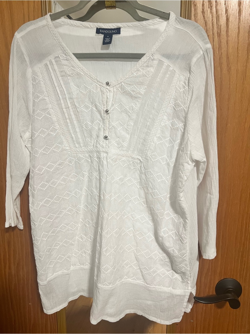 Bandolino White Embroidered V-Neck Long Sleeve Tunic